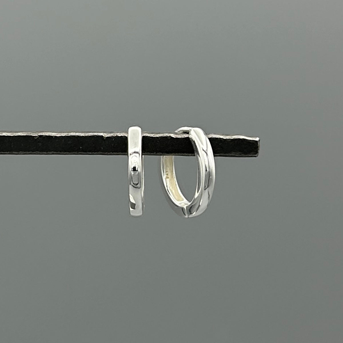 HS306 | Silver 15mm Squared Clicker Hoop Earrings