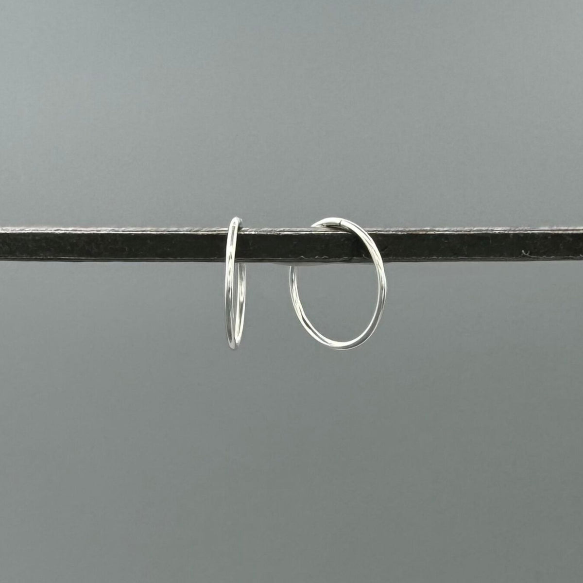 HS532 | Silver 15mm Sleeper Hoop Earrings