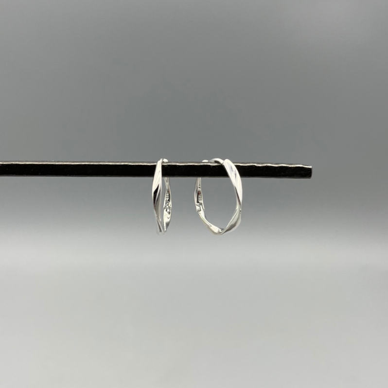 HS174 | Silver Wavy Hoop Earrings