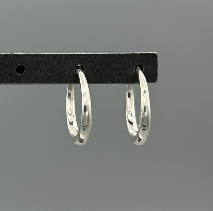 HS329 | Lightweight Oval Post Hoop Earrings