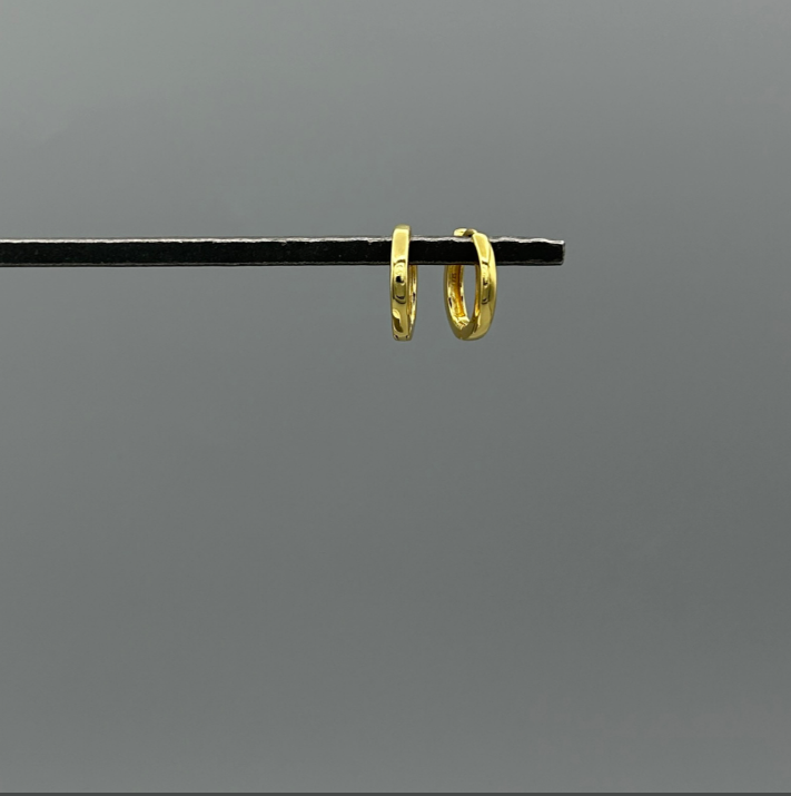 HG306 | Gold Vermeil Squared Huggie Earrings