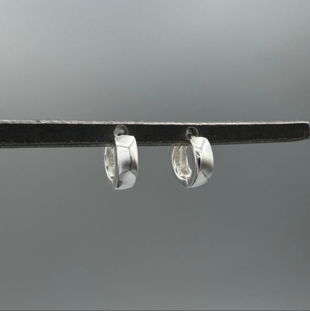 HS336 | Silver Mini Wide Huggie Earrings