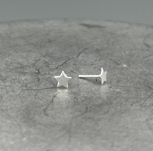 ST270 | Silver Star Stud Earrings