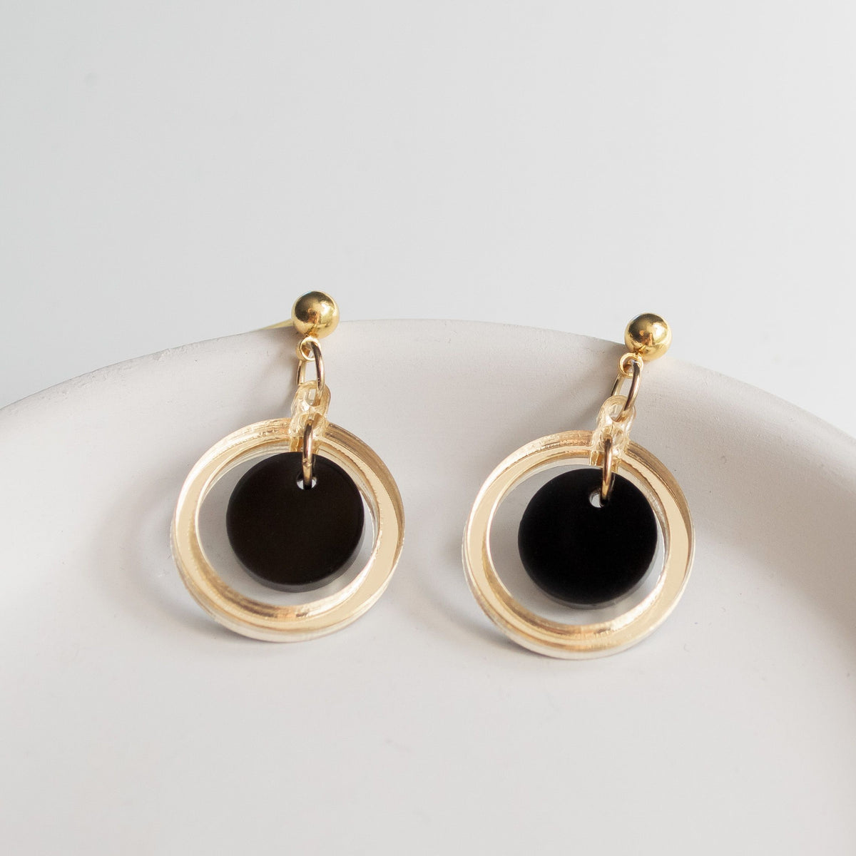 Orbit Earrings (black)