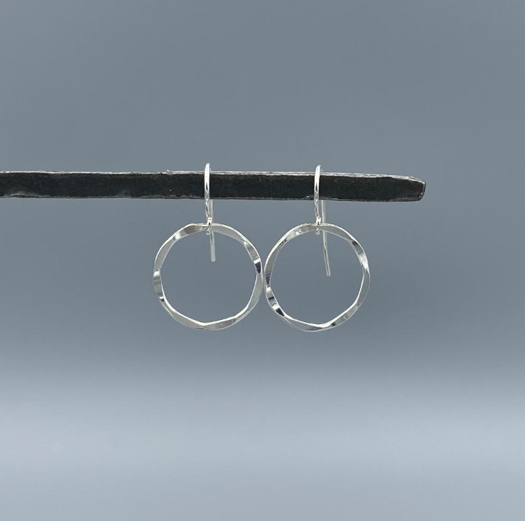 ES100 | Hammered Silver Ring Earrings