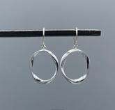 ES148 | Silver Wavy Open Circle Earrings