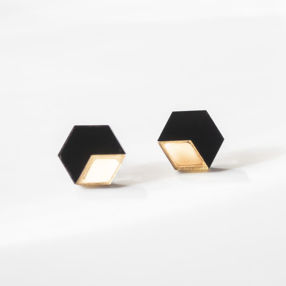 Belle Earrings (black/gold)