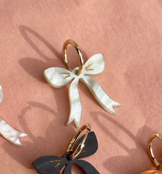Coquette Bow Hoop Earrings - Green Pearl