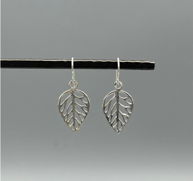 ES128 | Silver Cut Out Leaf Earrings