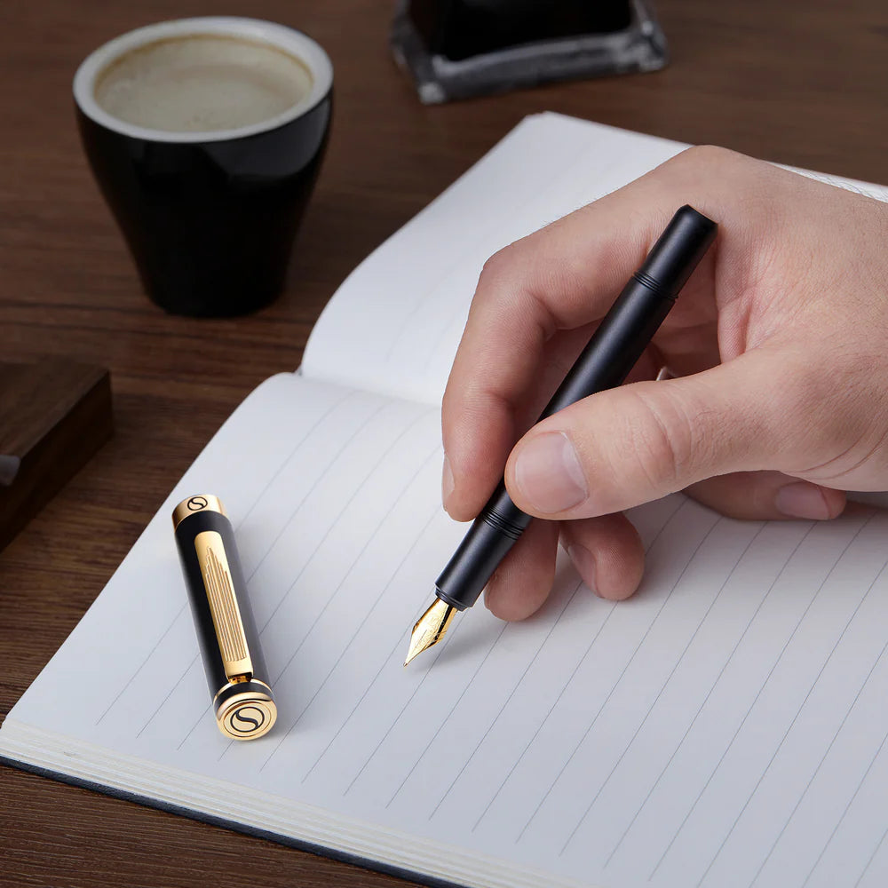 Black Fountain Pen w/Gold (no box)