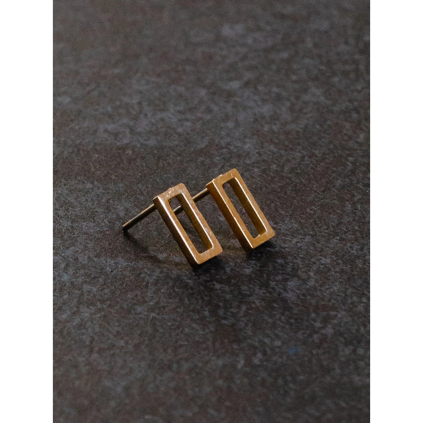 Small Open Rectangle Stud Earrings (gold)