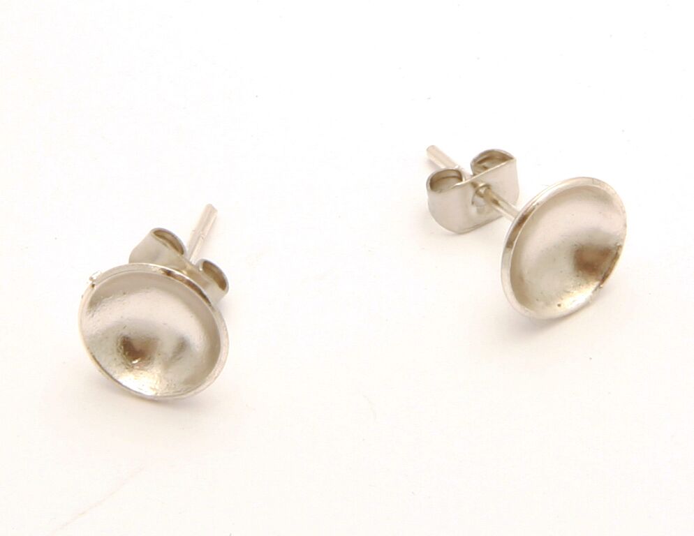 Simple Stud Earrings (medium)