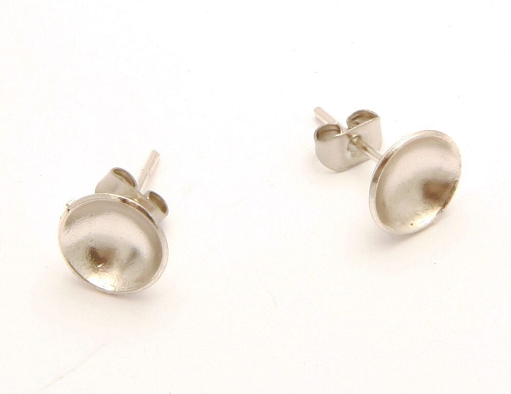 Simple Stud Earrings (small)