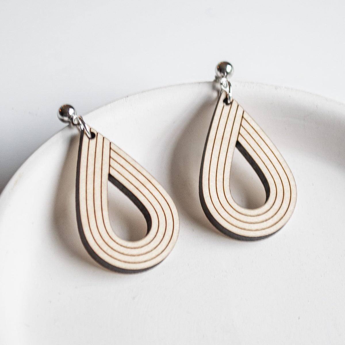 Teardrop Earrings (maple)